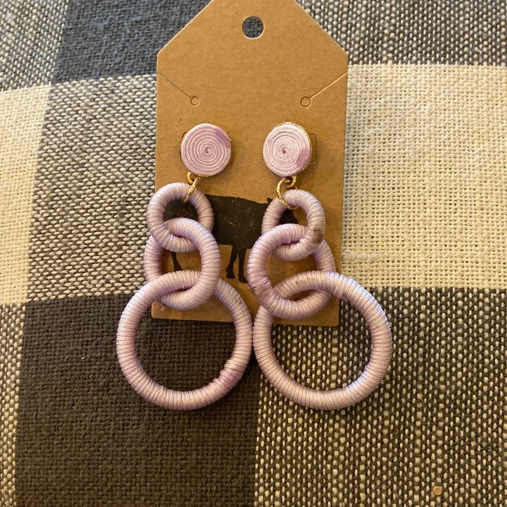 Earrings - Picture 1 of 1